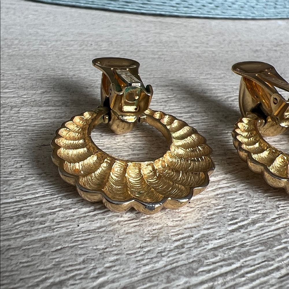 Christian Dior Vintage Gold Plater Door Knocker Clip on Earrings - Picture 7 of 7